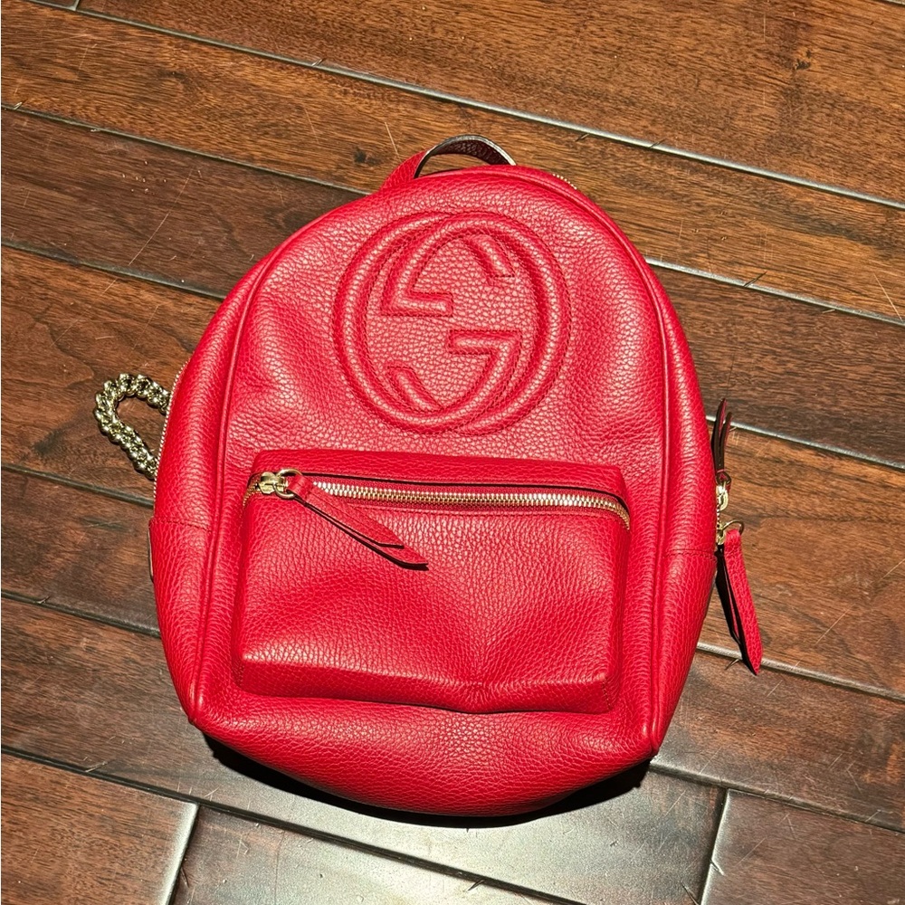 Gucci back pack with chain